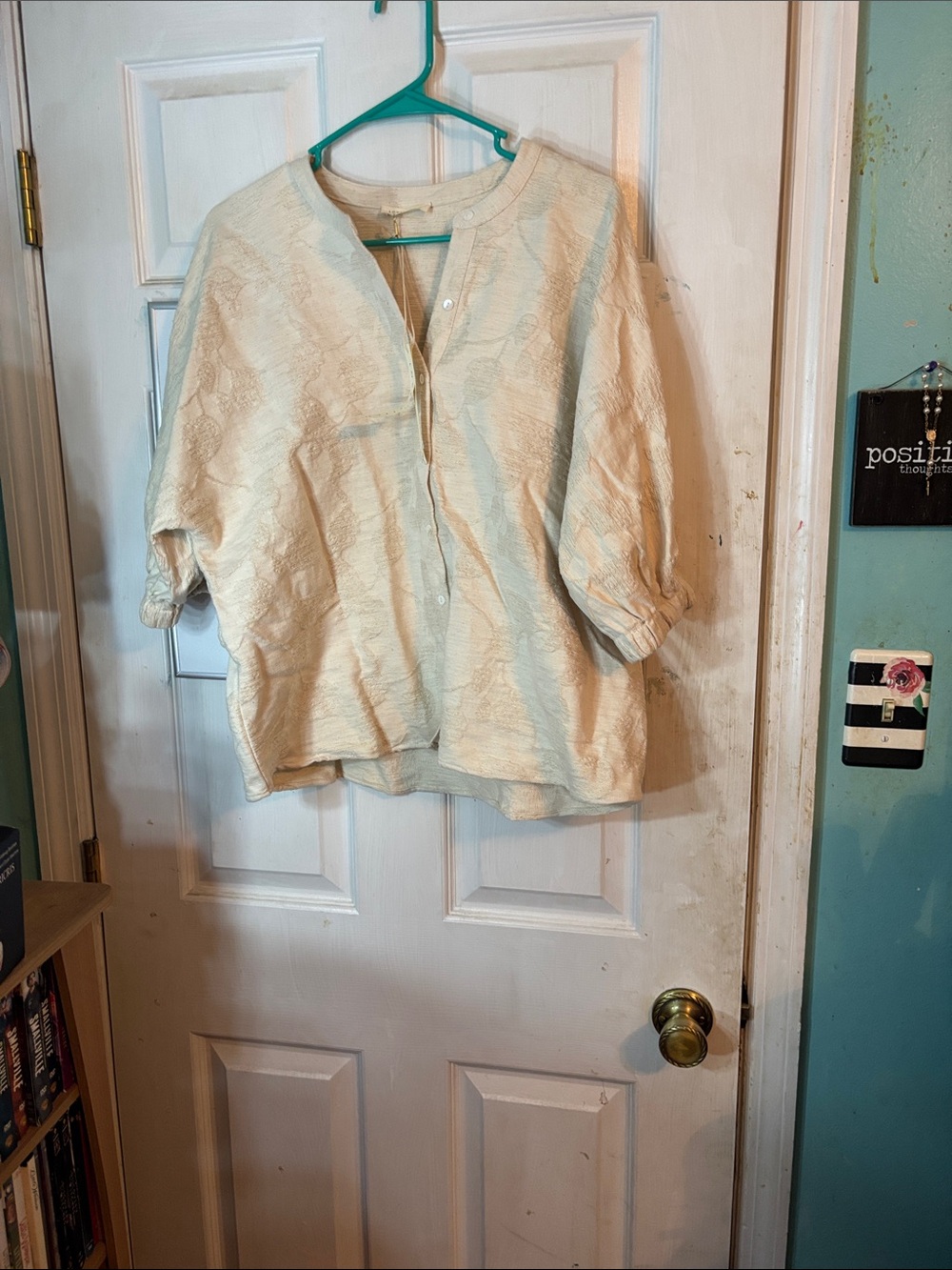Love Stitch Cream Button-Front Boxy Shirt Size Medium